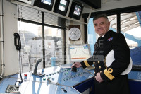 HMS Argyll Commodore Atherton raises Tower Bridge